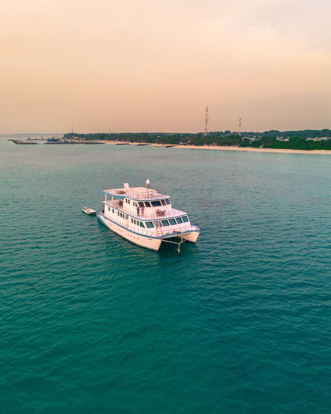 The Barefoot Eco Hotel Hanimaadhoo Island Exterior photo